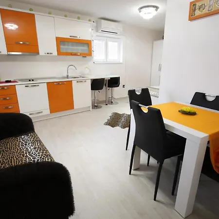 Story Apartment *