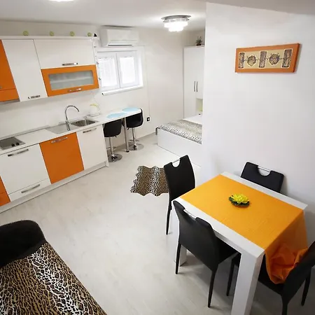 Apartment Story *