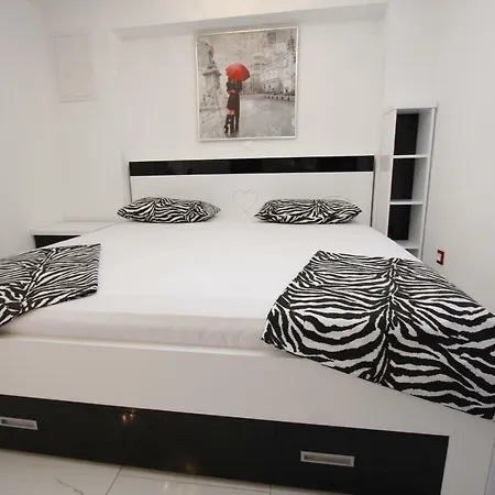 Apartment Story